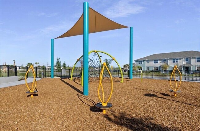 Building Photo - 9855 Walkway Dr