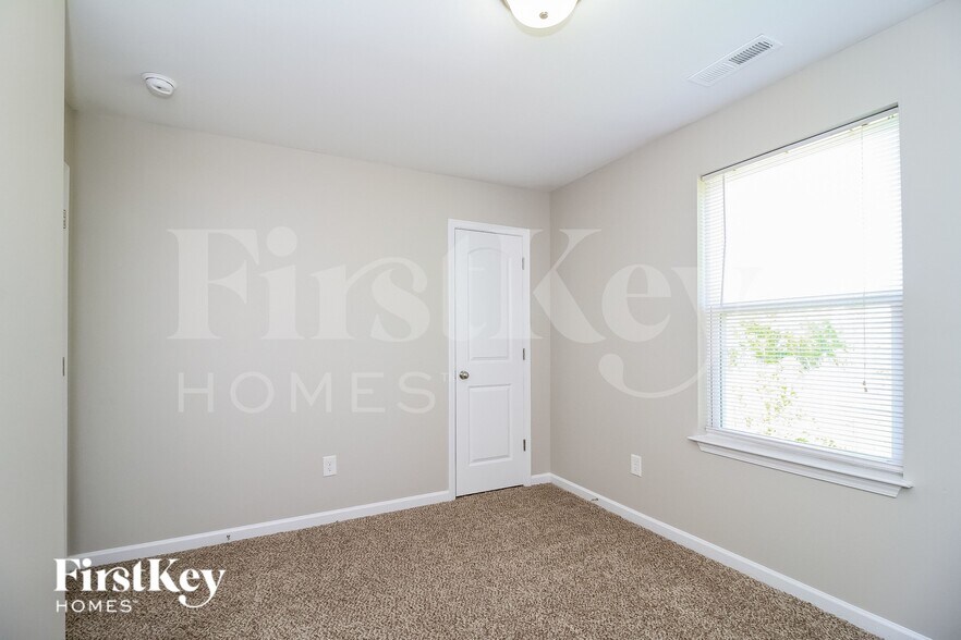 Building Photo - 545 Lakewood Glen Ct