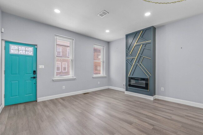 Building Photo - 1521 S 19th St