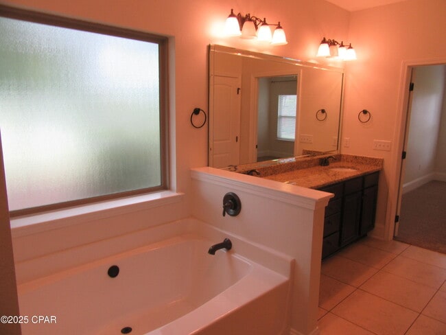 Building Photo - 114 Lake Merial Shores Dr