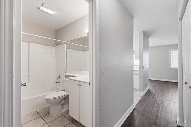 Building Photo - 1025 Estes St