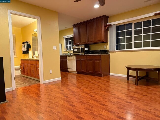 Building Photo - 5459 Louisiana Dr