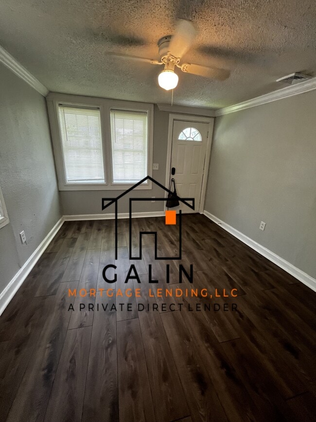 Building Photo - 745 E Waldburg St