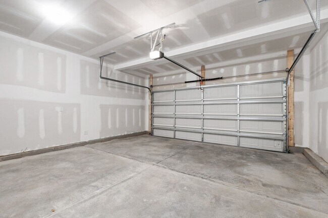 Building Photo - Modern 3-Bedroom Townhome in Solana, Durham!