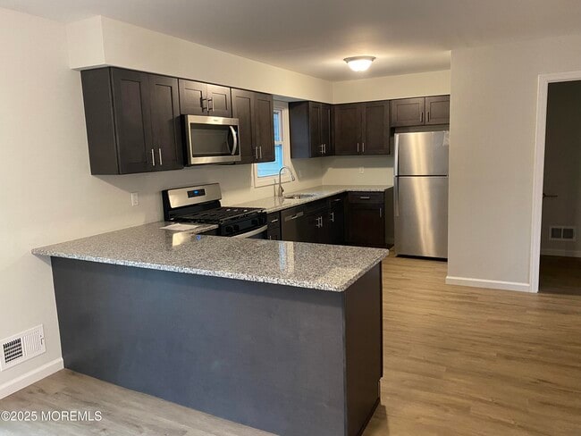 Building Photo - 12 A Diamond Dr