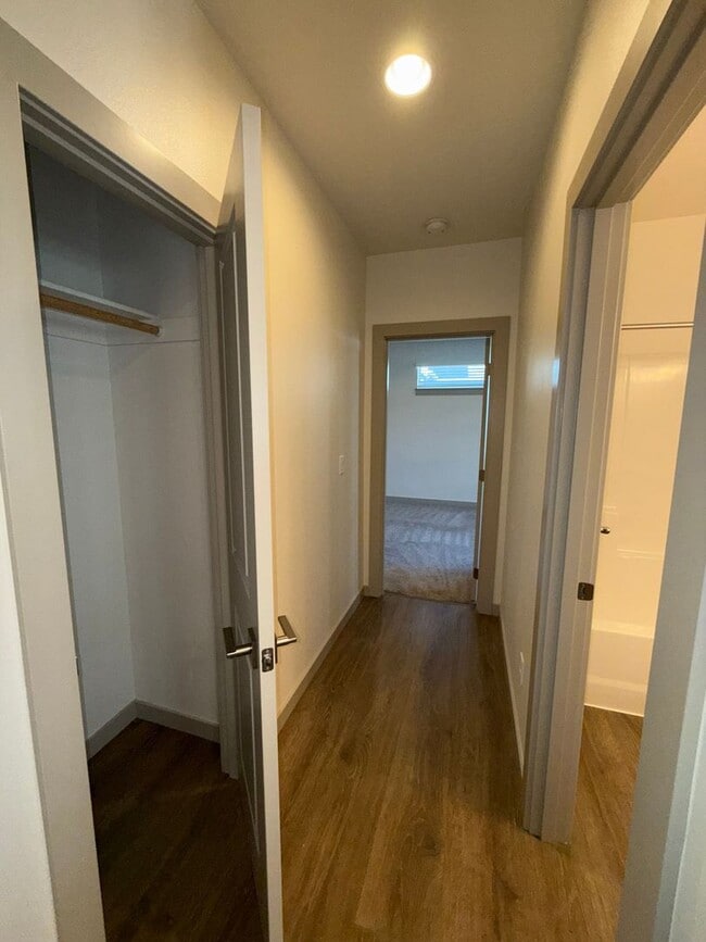 Building Photo - Newer 3 Bed/2 Bath Construction on Bend's Eastside - Cessna Drive