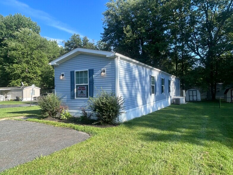 Building Photo - 2 Deer Run Pky