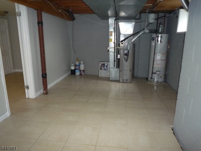Building Photo - 222 Wildflower Ln