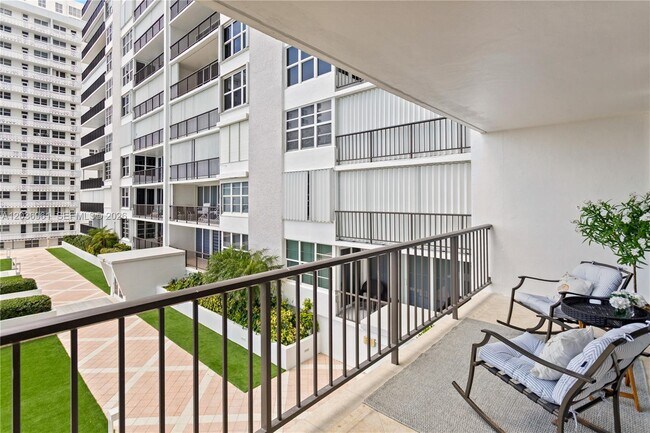 Building Photo - 4280 Galt Ocean Dr