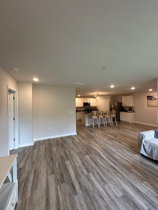 Building Photo - 8670 Pathstone Blvd