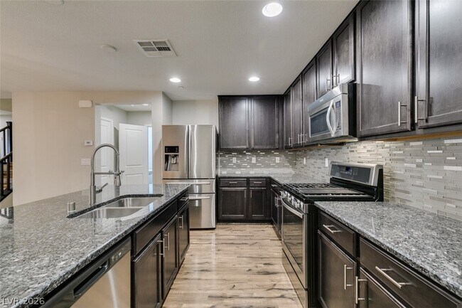 Building Photo - 3009 Camino Sereno Ave