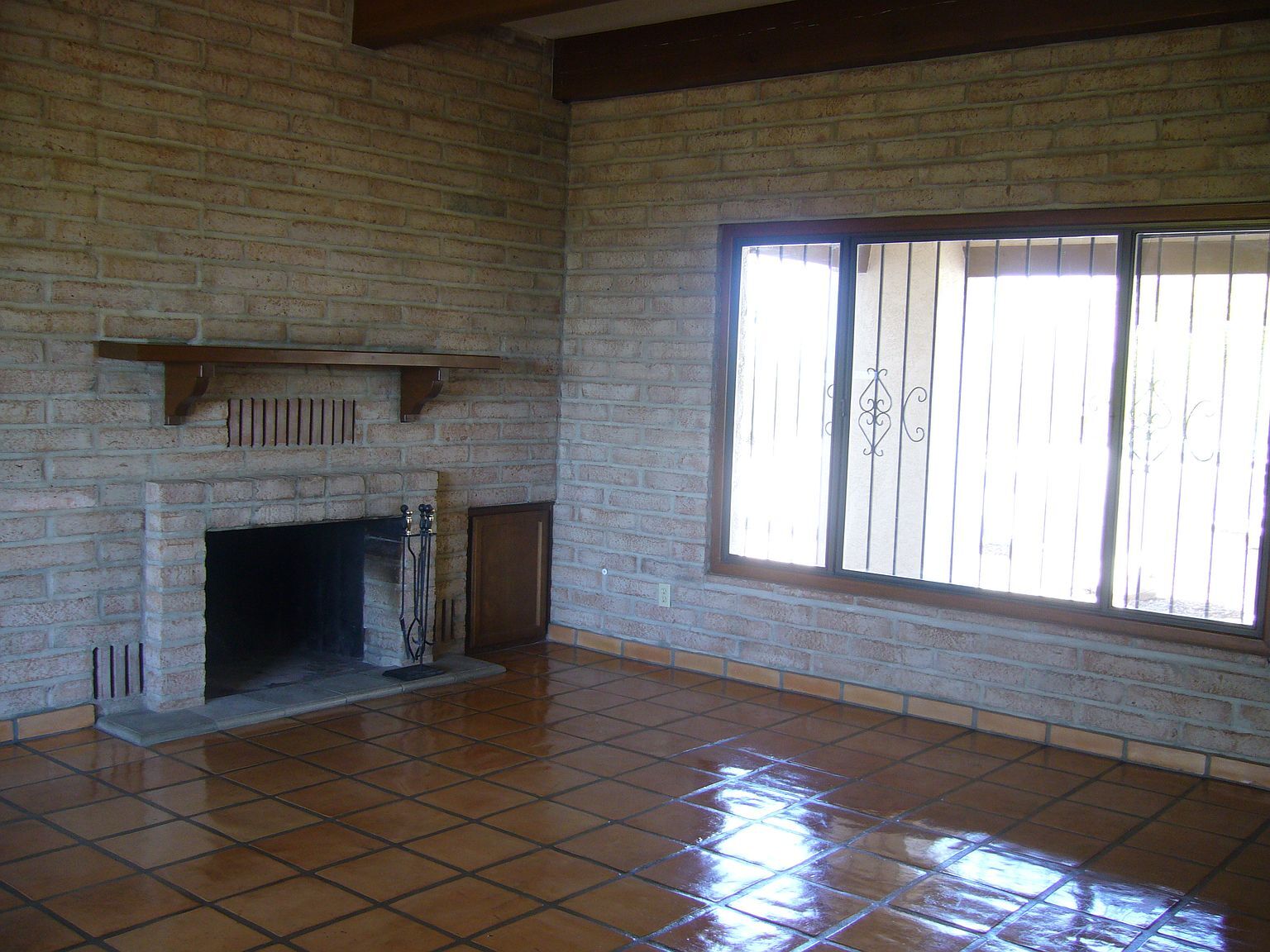 Building Photo - 5310 N Camino Real
