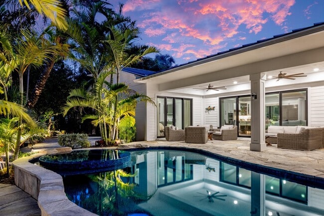 Building Photo - 940 Greenbriar Dr