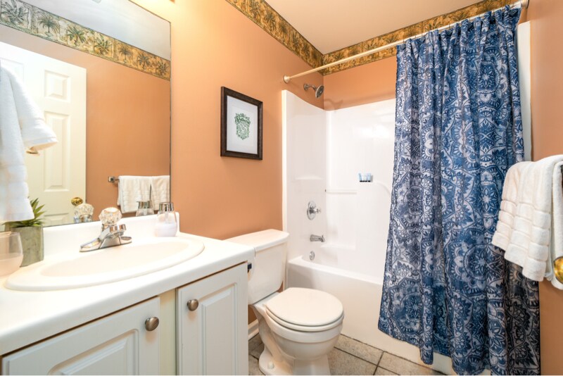 Building Photo - 201 Willow Creek S Cir