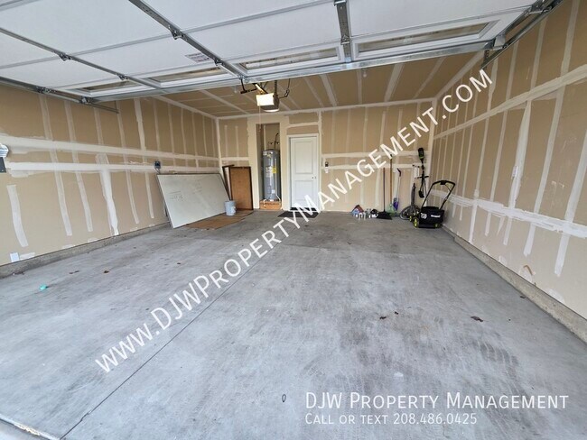 Building Photo - 2351 E Danzee Dr