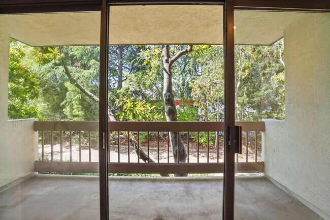 Building Photo - 2 bedroom 2 bath condo located at 406 W. Charleston Rd, Palo Alto 94301
