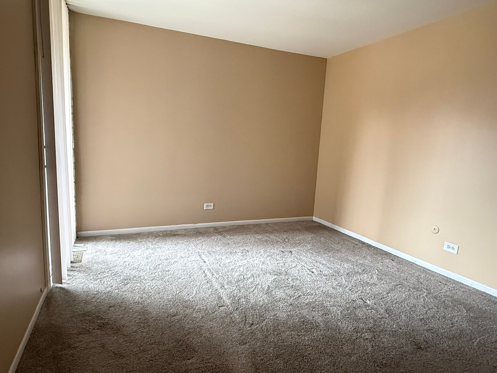 Building Photo - 5500 Hillcrest Ln