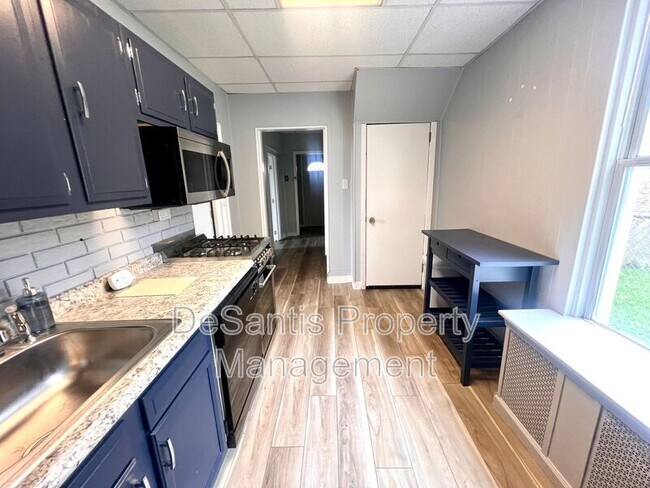 Building Photo - 1632 Steuben St