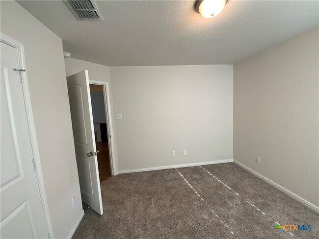 Building Photo - 3022 Dade Loop