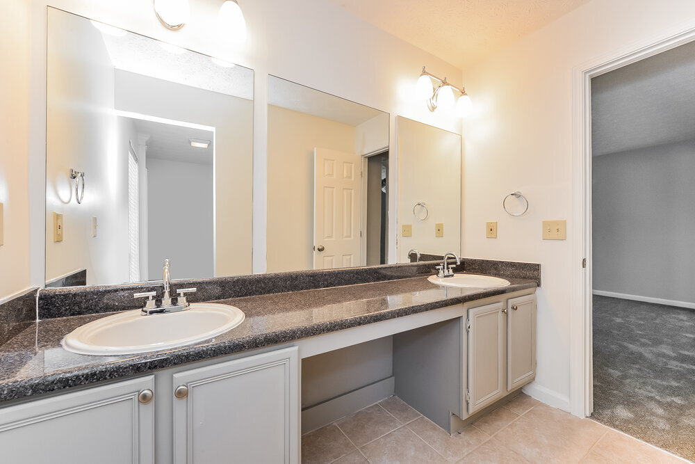 Building Photo - 5550 Emerald Glen