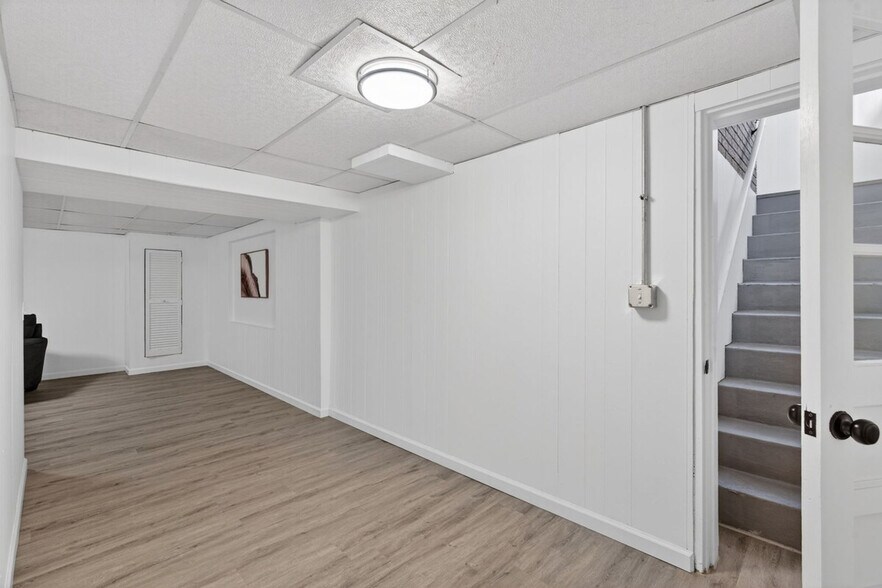 Building Photo - 1545 Reale Ave