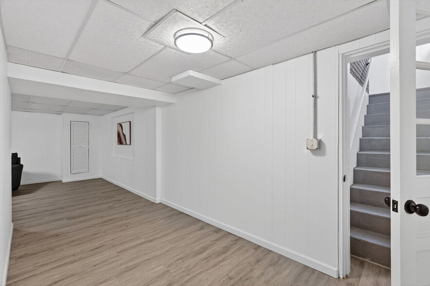 Building Photo - 1553 Cove Ln