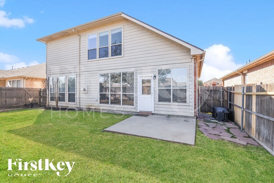 Building Photo - 6321 Melanie Dr