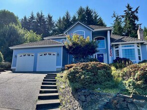 Building Photo - STUNNING CUSTOM HOME! IN STEILACOOM- MINUT...