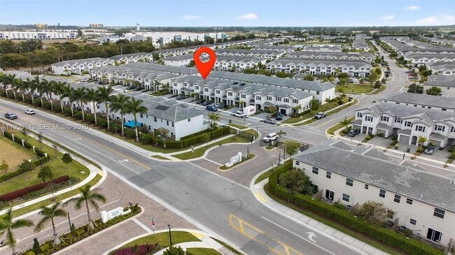 Building Photo - 2662 SE 10th St