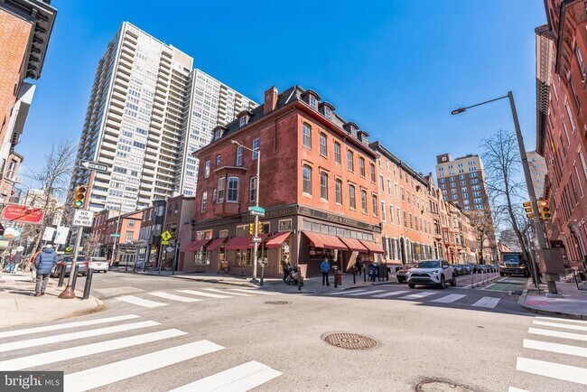 Building Photo - 2008 Spruce St