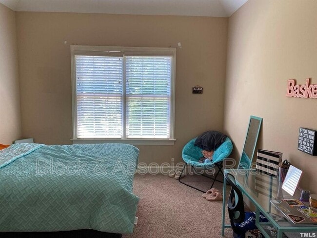 Building Photo - 10216 San Remo Pl