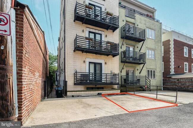 Building Photo - 1319 Euclid St NW