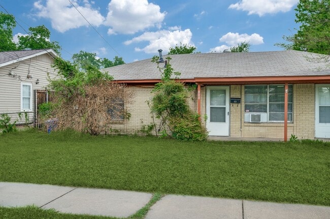 Building Photo - Charming Irving Home with Fenced Backyard & Pet-Friendly Living