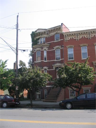 Primary Photo - 288 Washington Ave