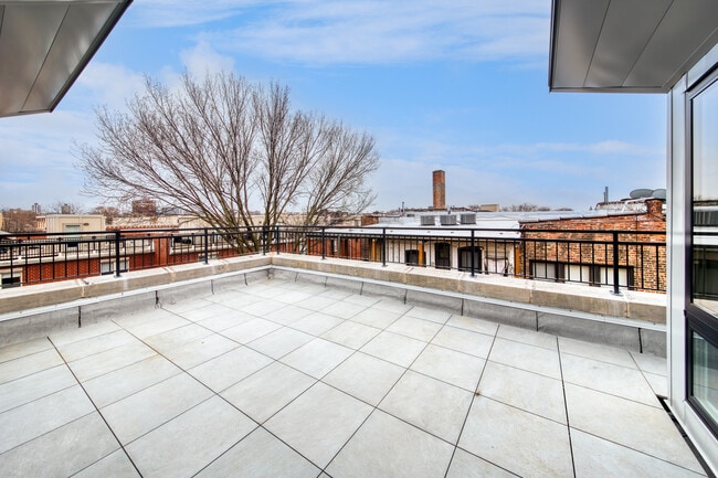 Building Photo - 4637 N Ashland Ave