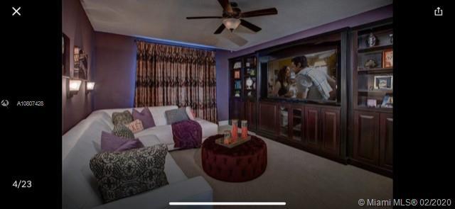 Building Photo - 8961 Lookout Pointe Dr