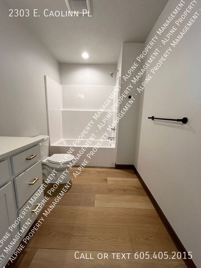 Building Photo - 2303 Caolinn Pl