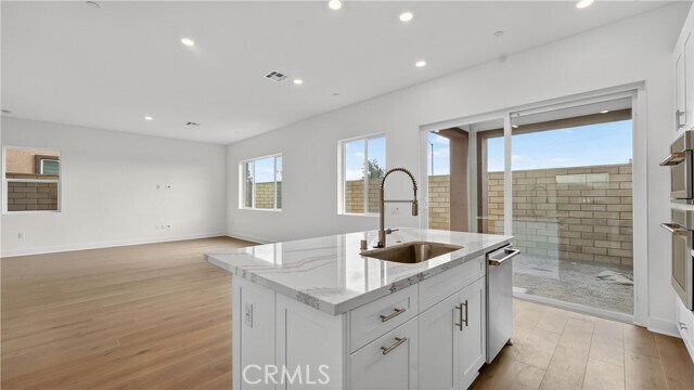 Building Photo - 224 Lily Lp