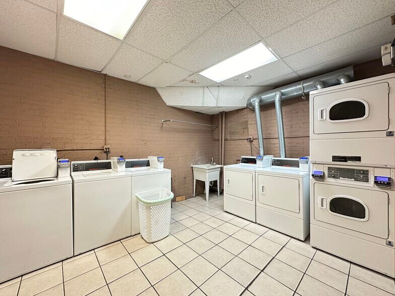 Building Photo - 512 W Arlington Pl
