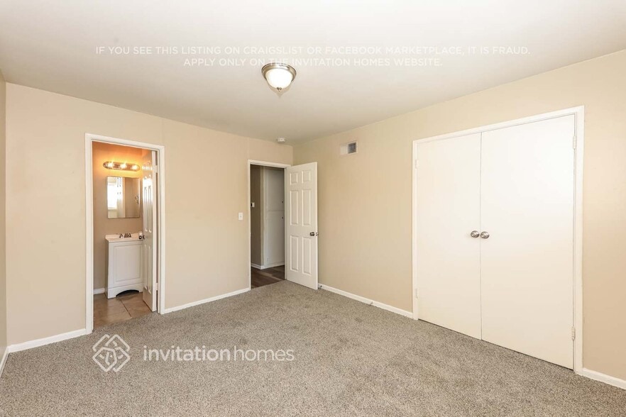 Building Photo - 2815 St Elmo Dr