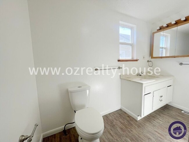 Building Photo - 3580 Doyle St