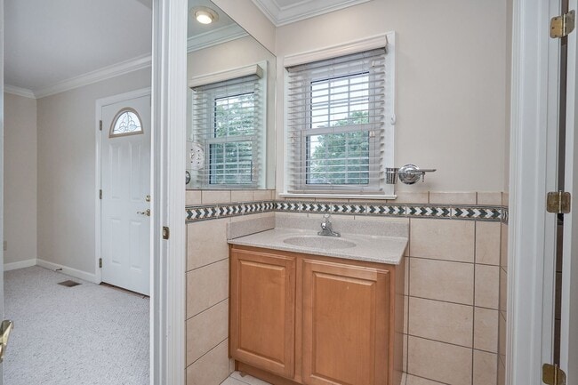 Building Photo - 2406 Jib Cir