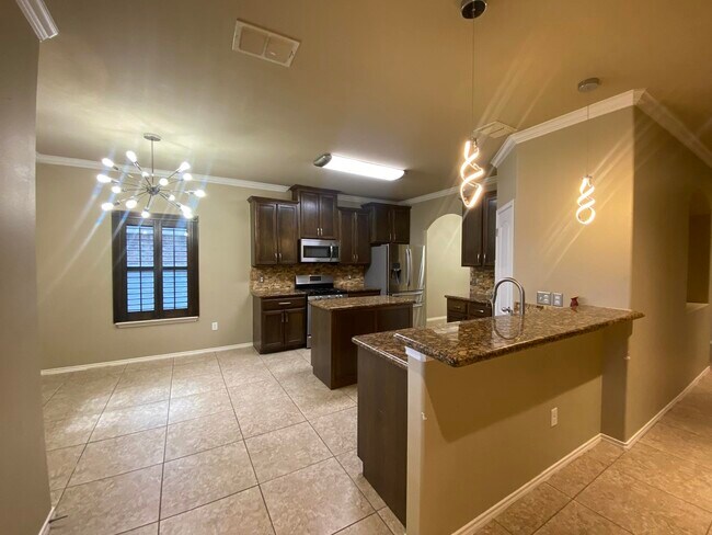 Building Photo - 413 Windmill Palm Dr