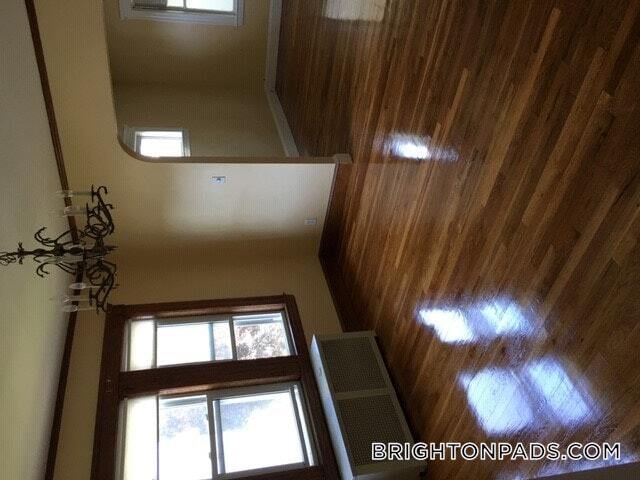 Building Photo - 81 Cresthill Rd