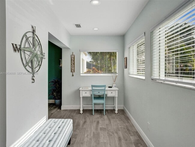 Building Photo - 937 SW 17th St