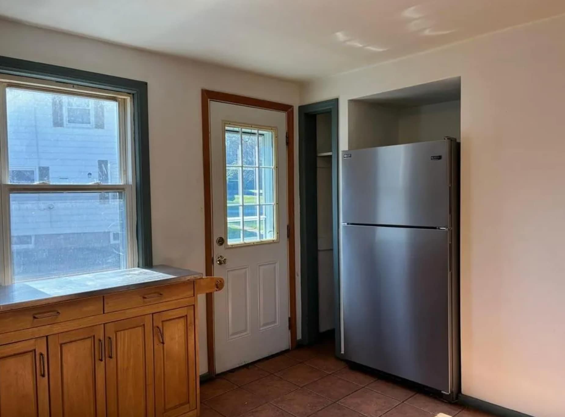 Building Photo - 32 Dewitt Dr