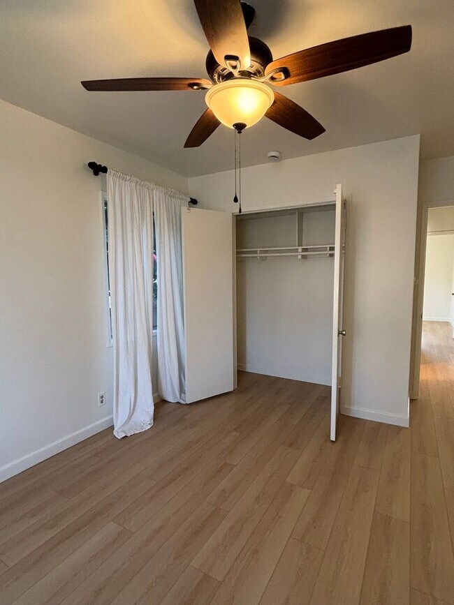 Building Photo - Charming 3-Bedroom Home with Large Yard on a Quiet Lakewood Street