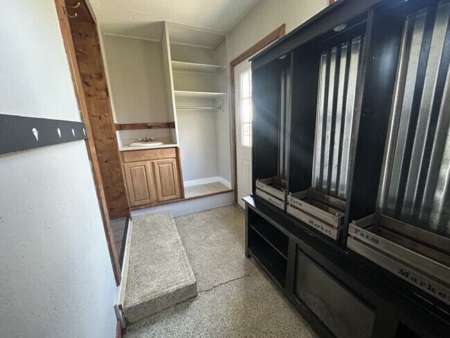 Building Photo - 6640 E Carson City Rd