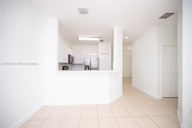 Building Photo - 2532 SE 15th Ct