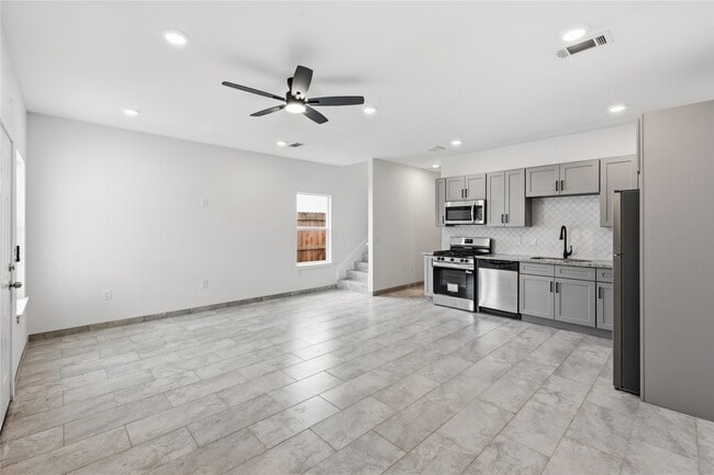 Building Photo - 6138 Brookfield Dr